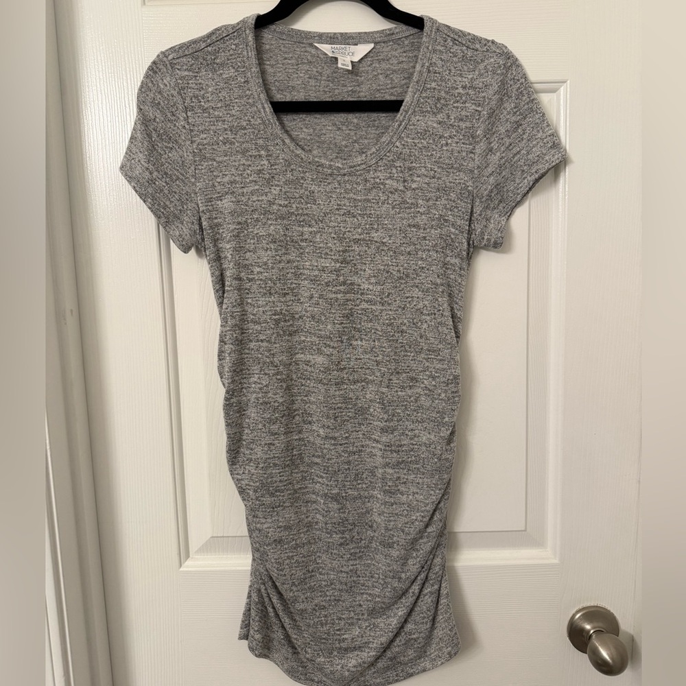 Market & Spruce Maternity Gray Ruched Short Sleeve T-Shirt